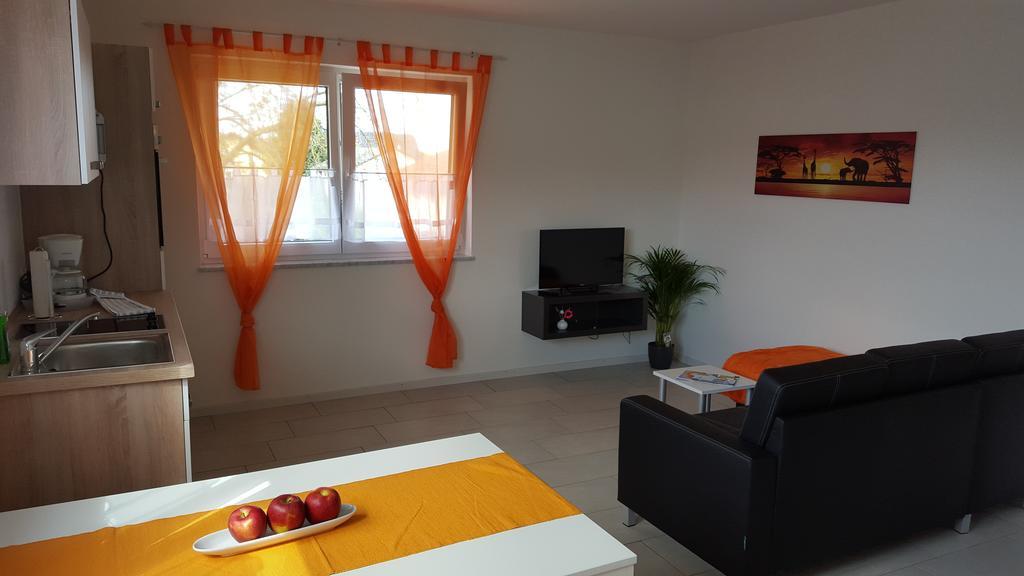 Behappy Apartman Rust Szoba fotó